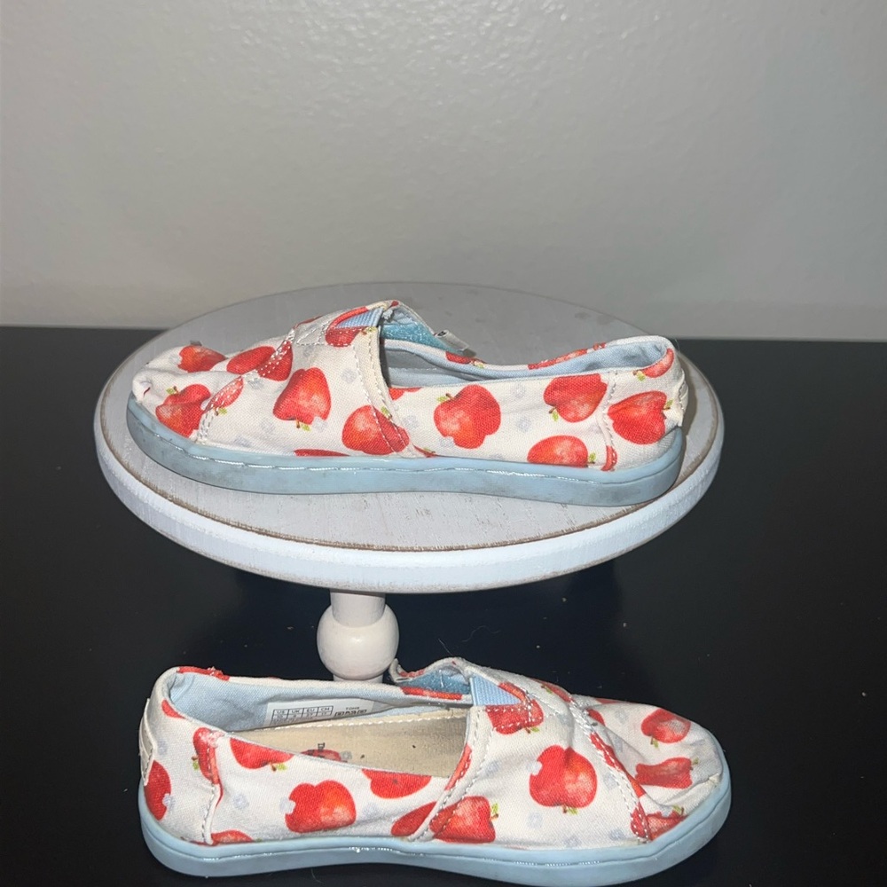 Limited Edition Toms Little Girl Once Upon A Farm Apple‎ Alpargata sz 10